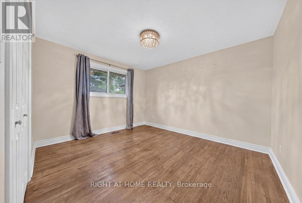 662 Montego Crescent Property Photo 19