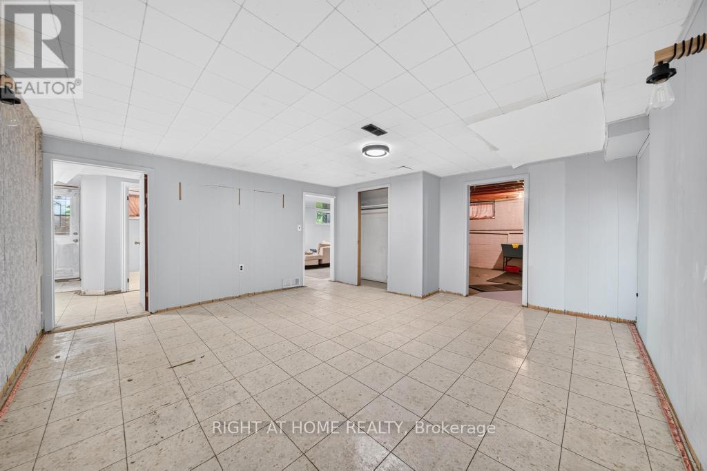 662 Montego Crescent Property Photo 30