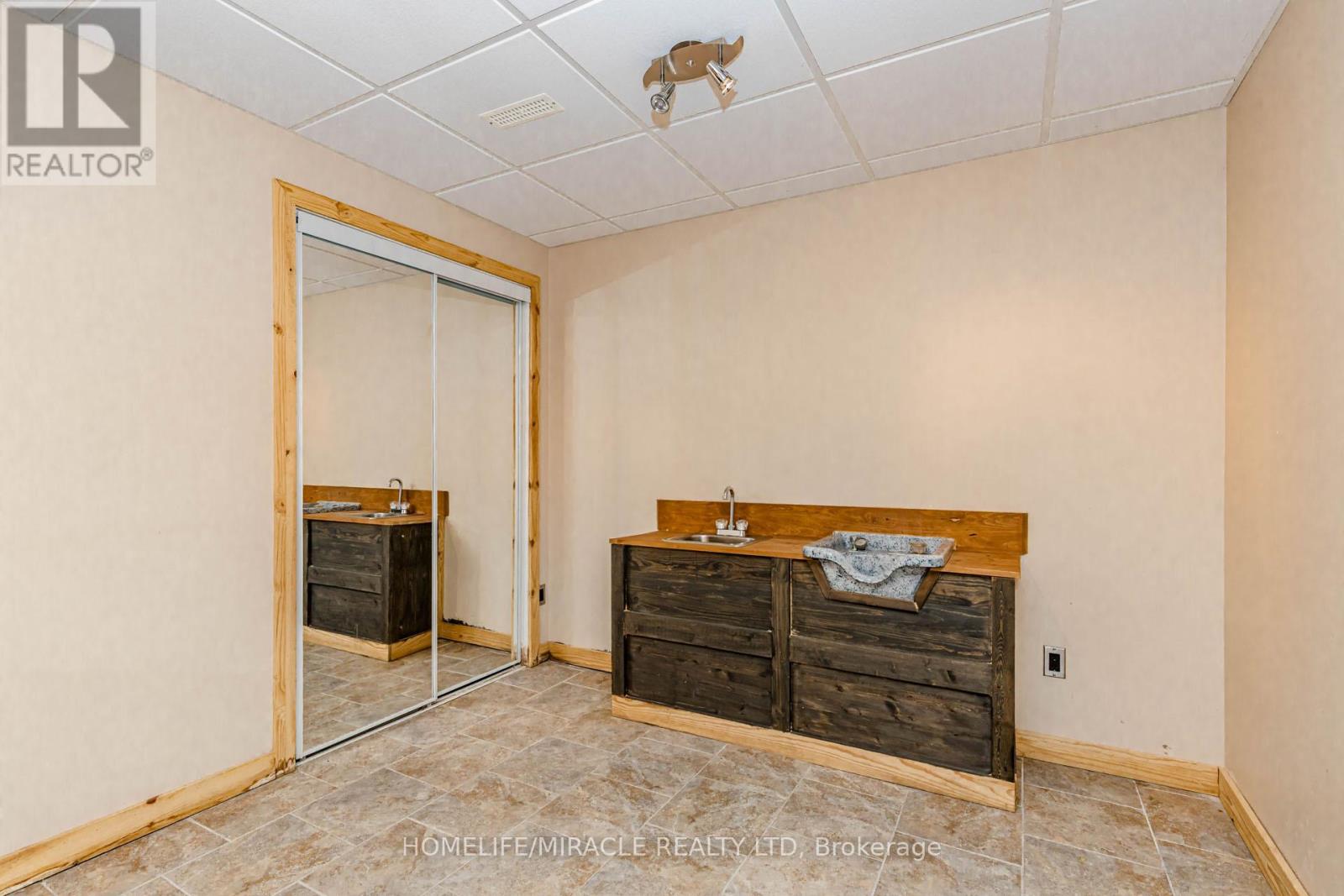 11948 Dublin Line Property Photo 34