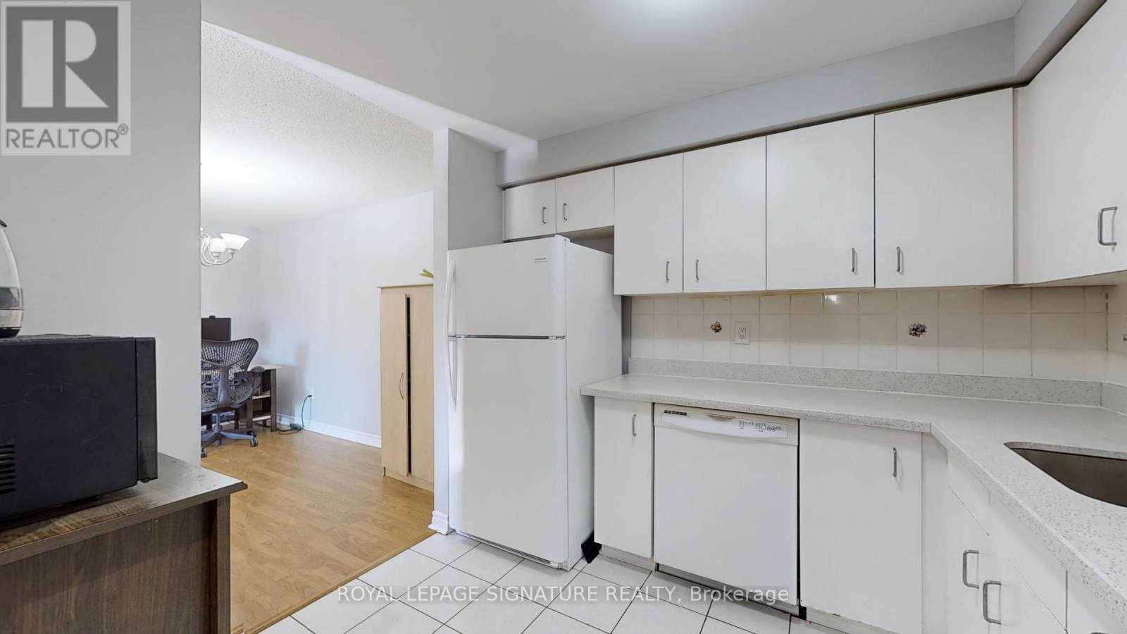 103b - 211 Forum Drive Property Photo 15
