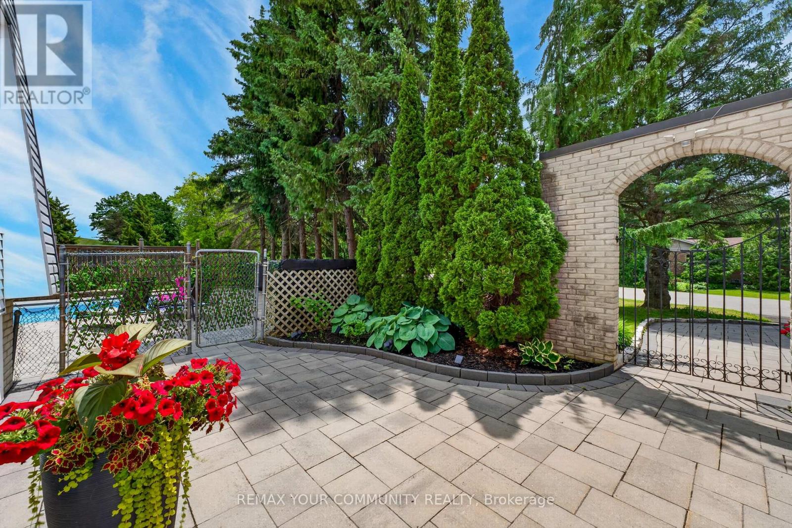 44 Pineridge Drive Property Photo 4