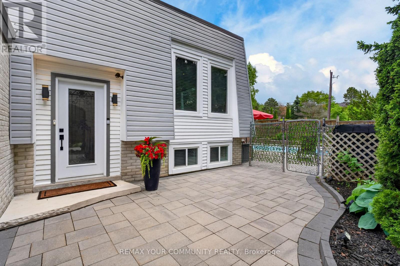 44 Pineridge Drive Property Photo 5