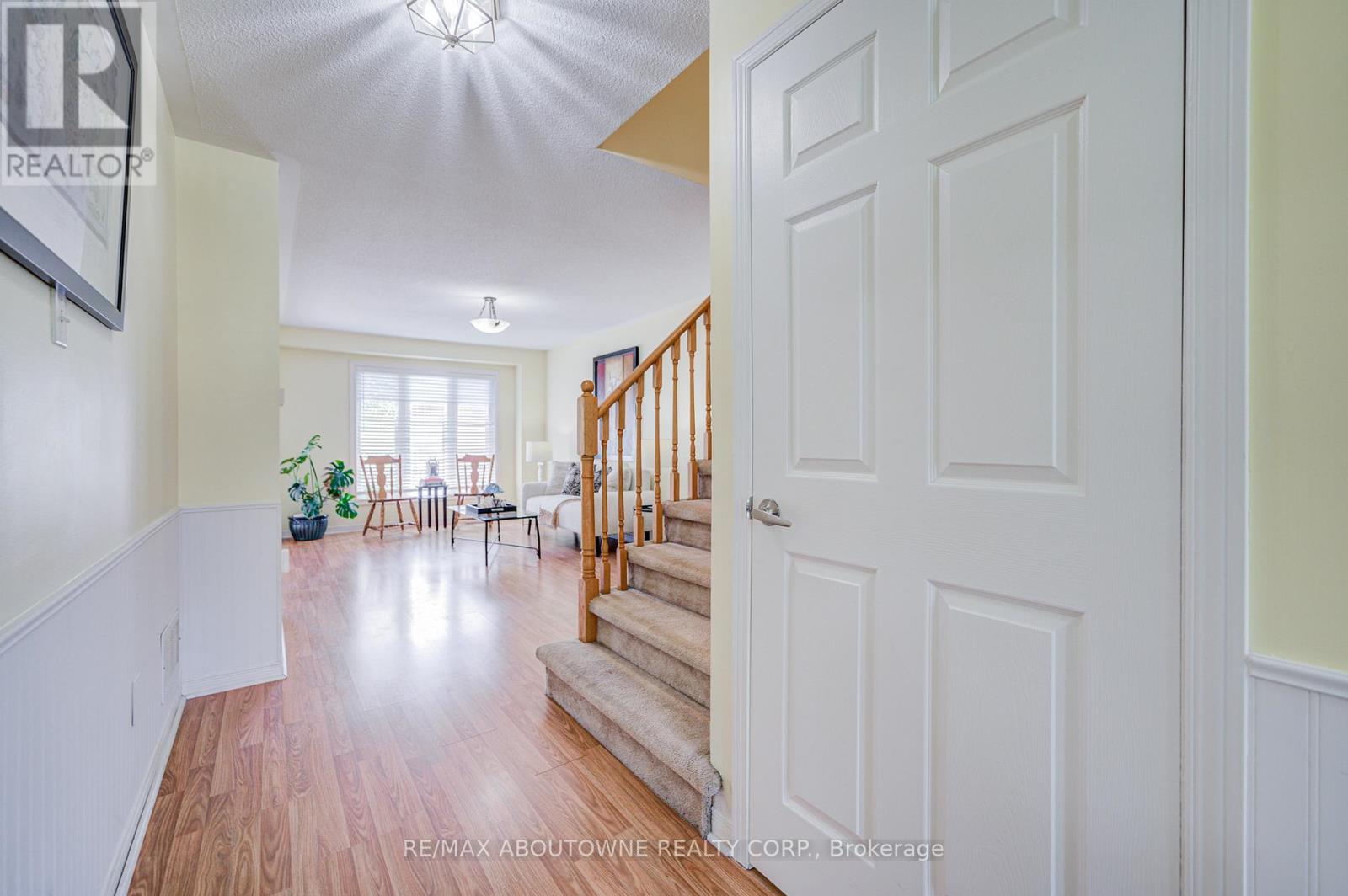 5128 Falconcrest Drive Property Photo 8