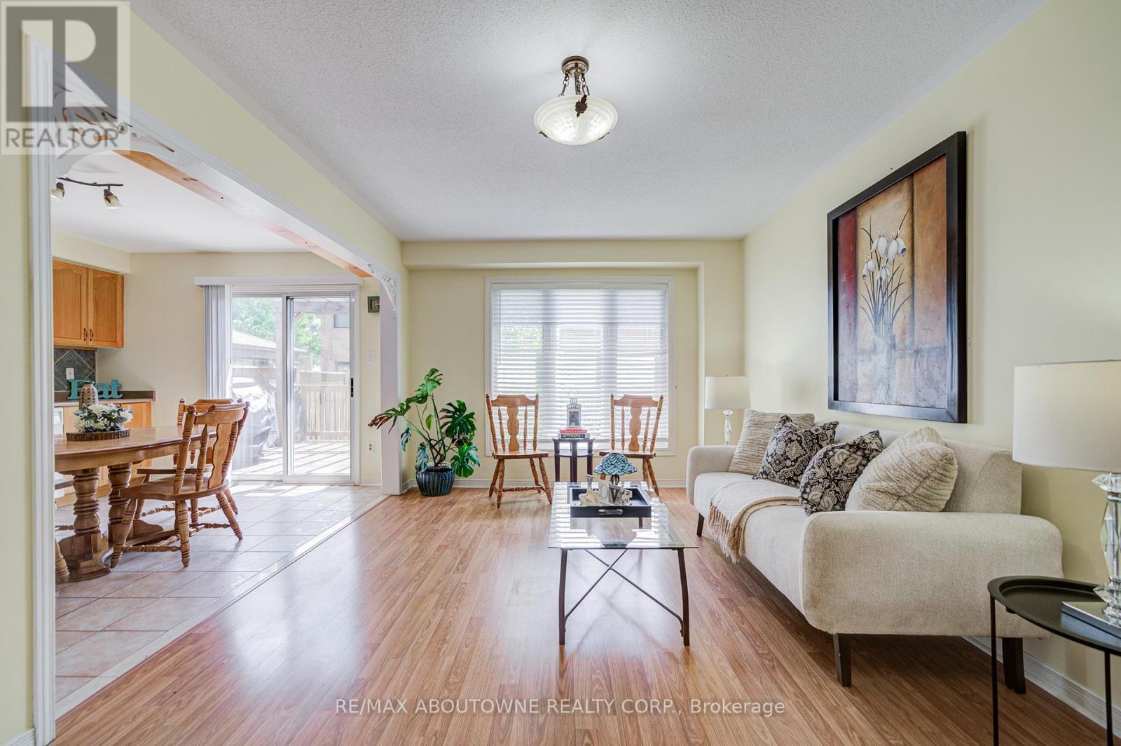 5128 Falconcrest Drive Property Photo 11