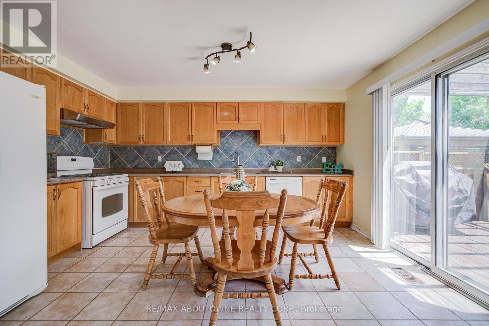 5128 Falconcrest Drive Property Photo 16