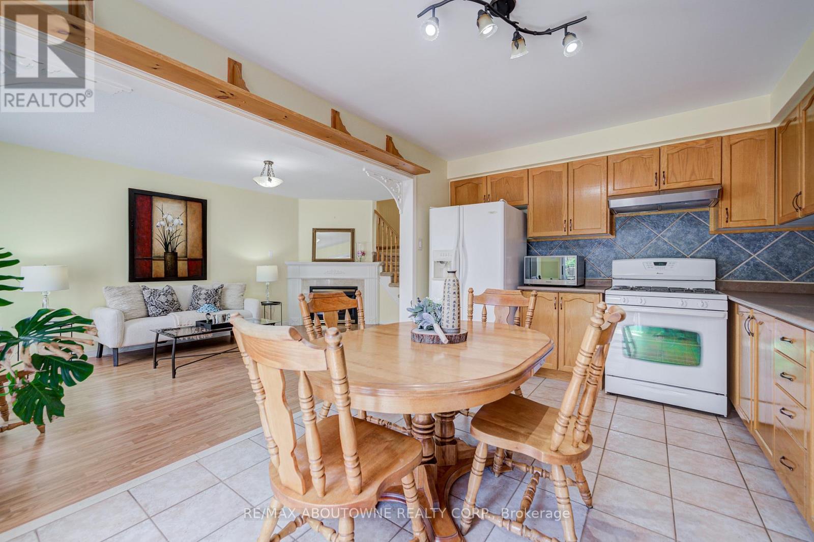 5128 Falconcrest Drive Property Photo 18