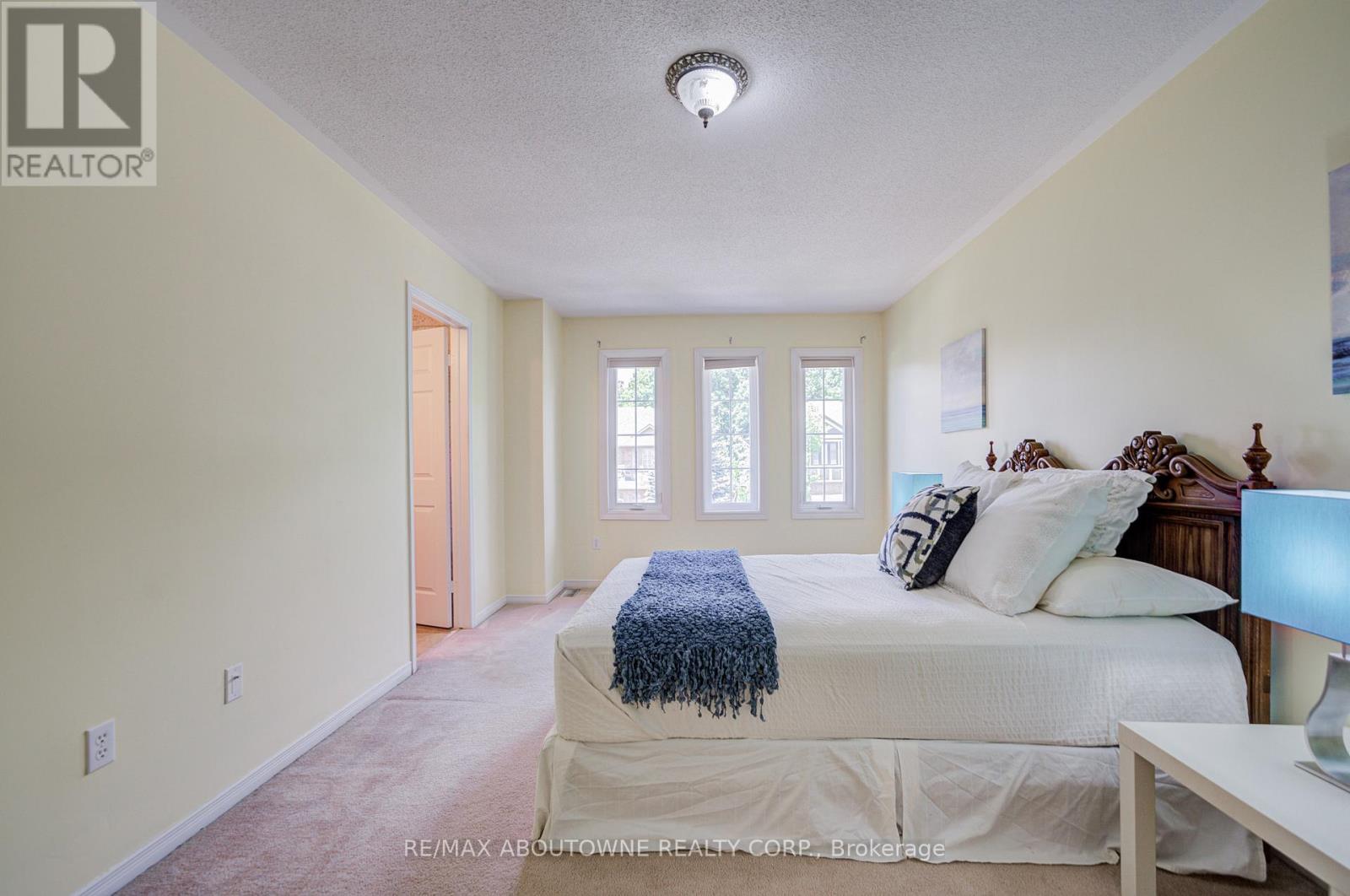5128 Falconcrest Drive Property Photo 26