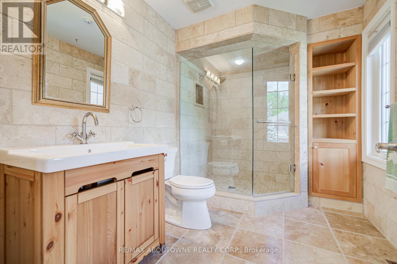 5128 Falconcrest Drive Property Photo 30