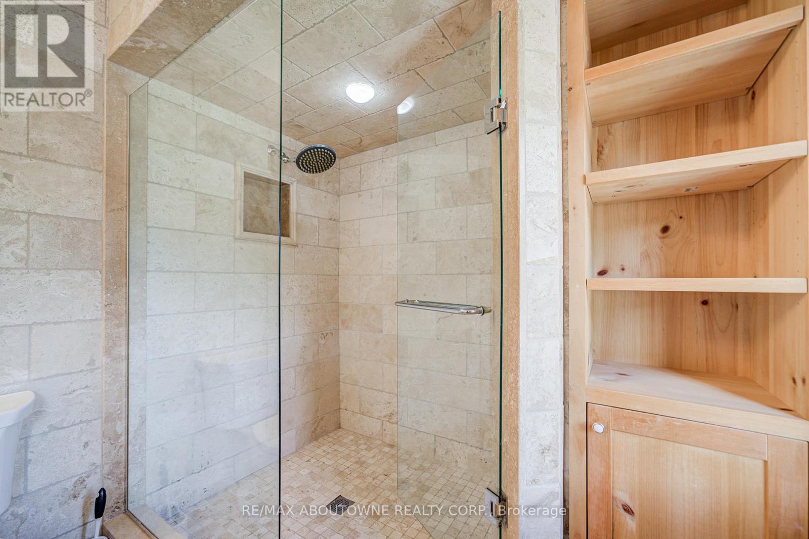 5128 Falconcrest Drive Property Photo 32