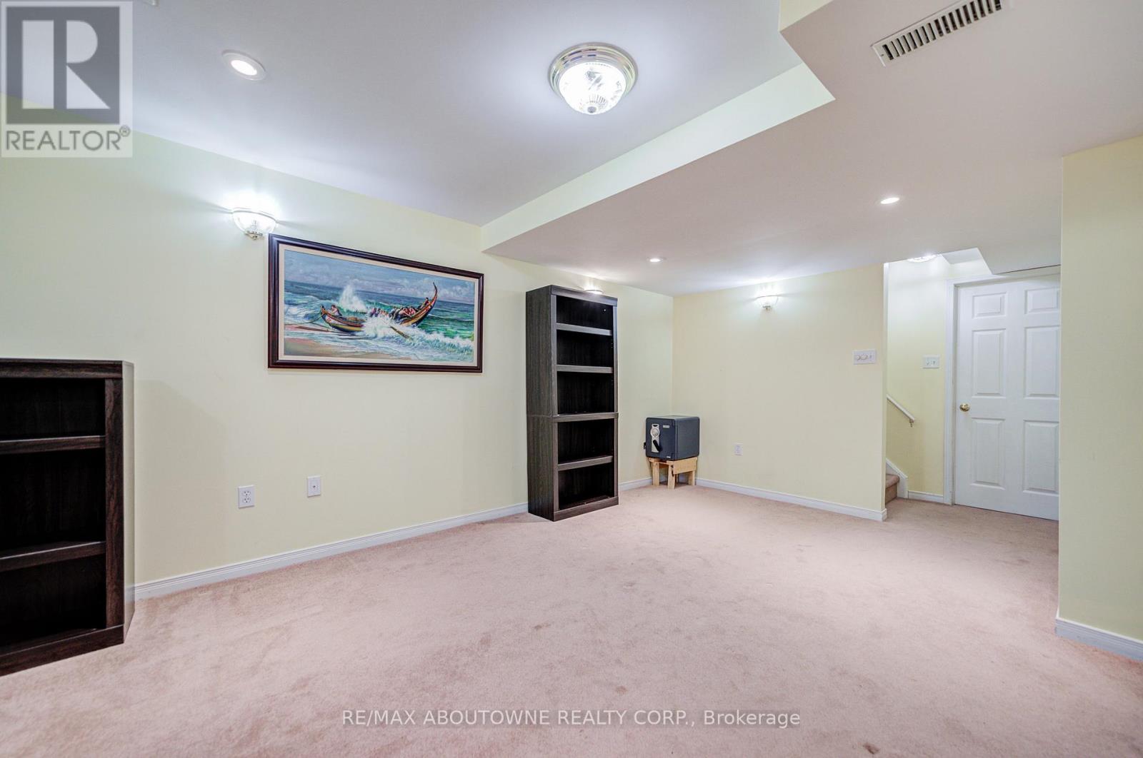 5128 Falconcrest Drive Property Photo 39