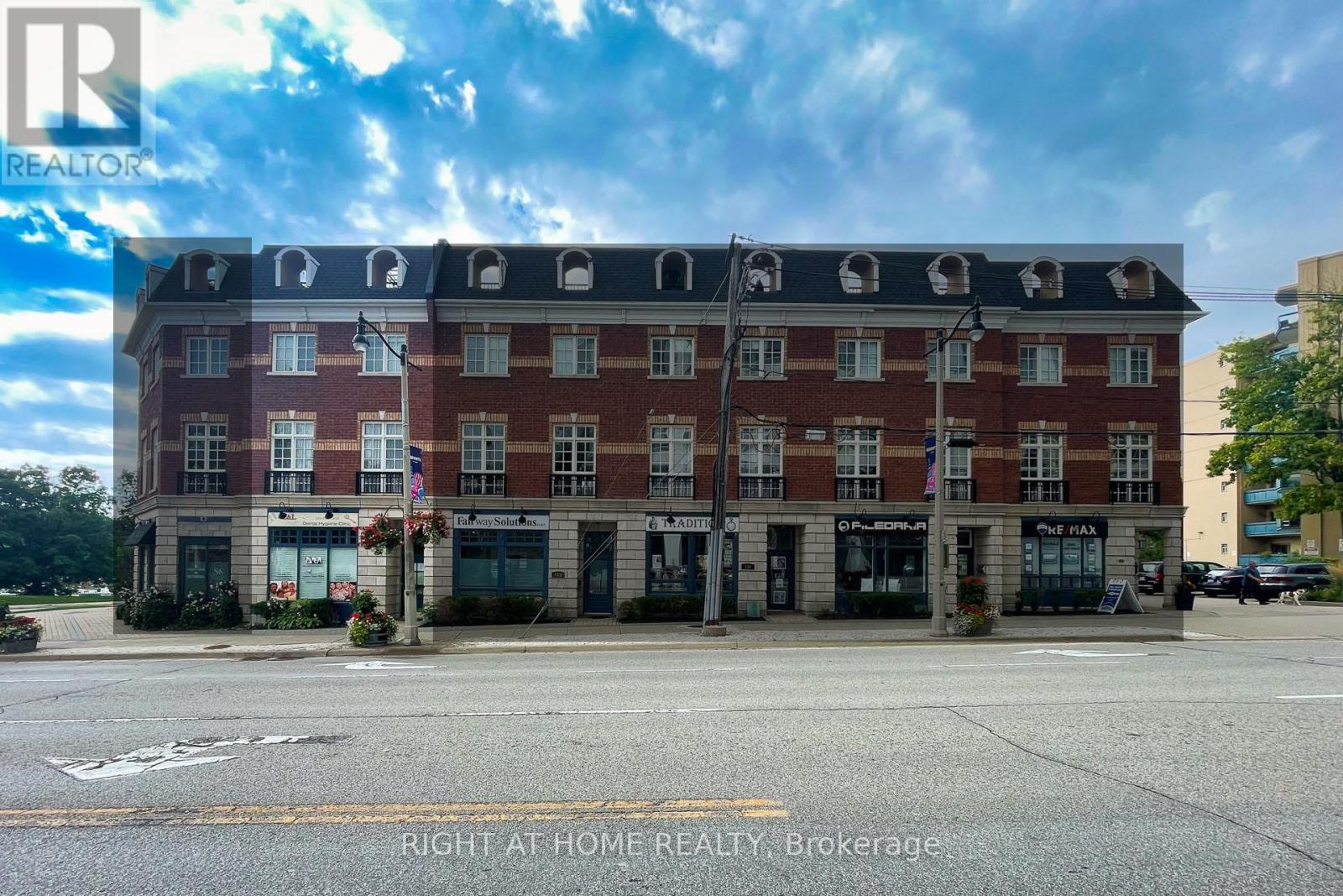 10 - 120 BRONTE ROAD Property Photo 1