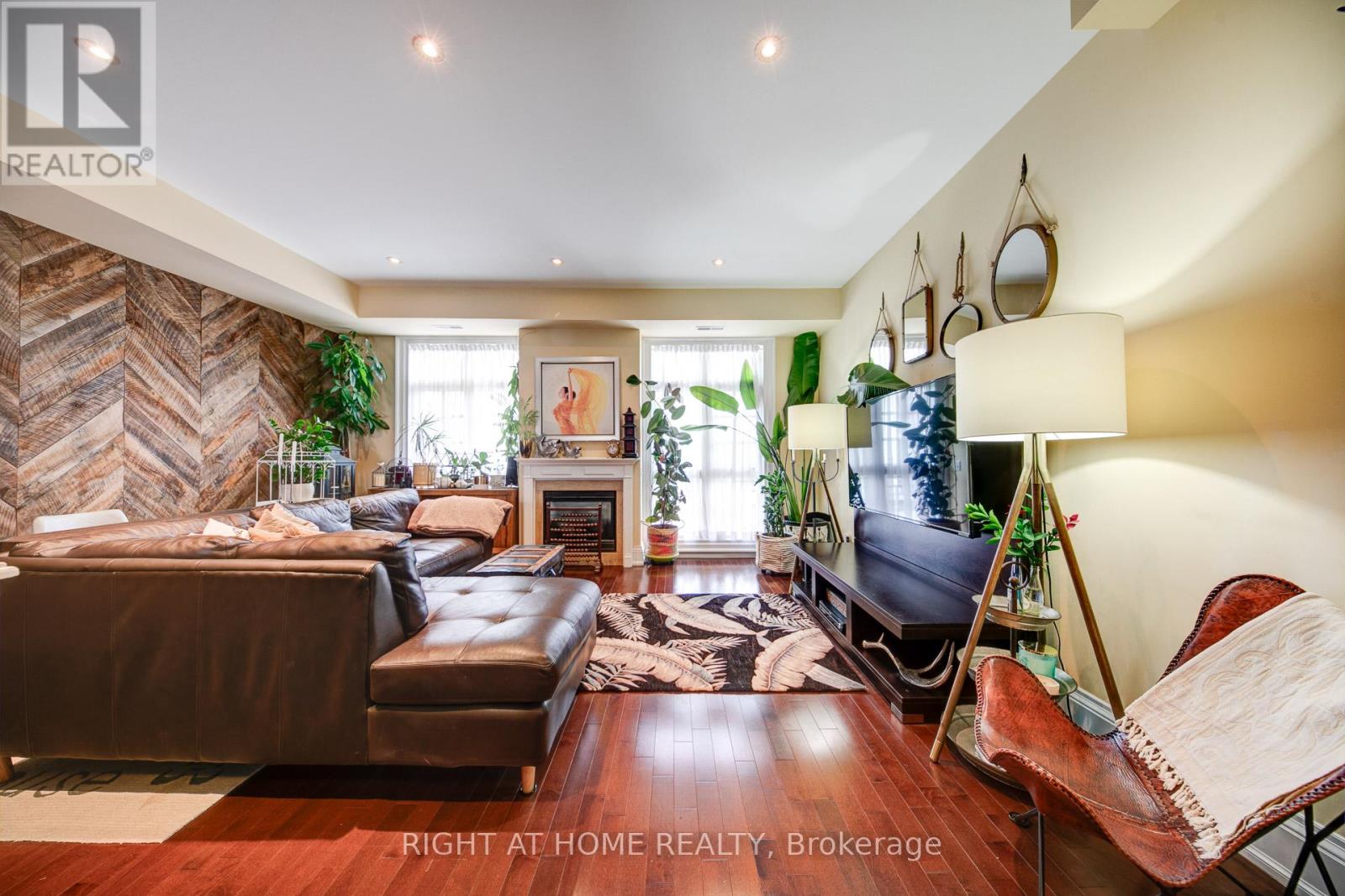 10 - 120 Bronte Road Property Photo 11