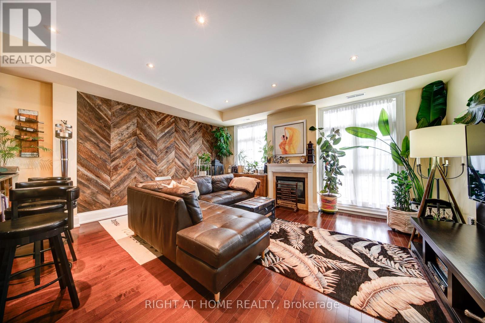 10 - 120 Bronte Road Property Photo 12