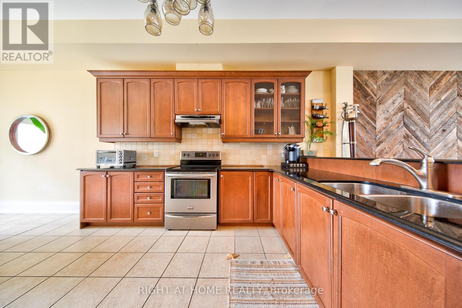 10 - 120 Bronte Road Property Photo 16