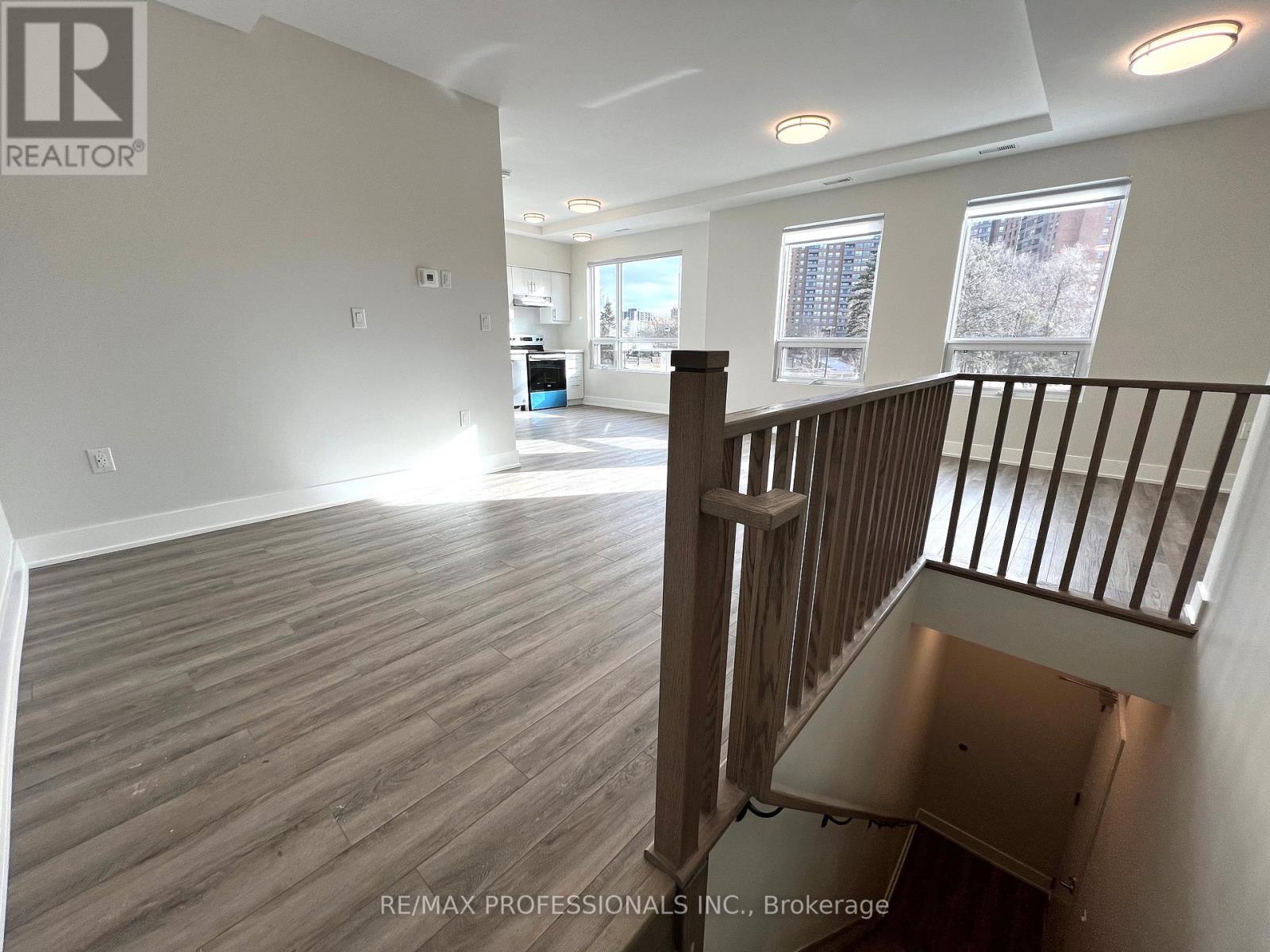 102 - 62 Dixfield Drive Property Photo 3