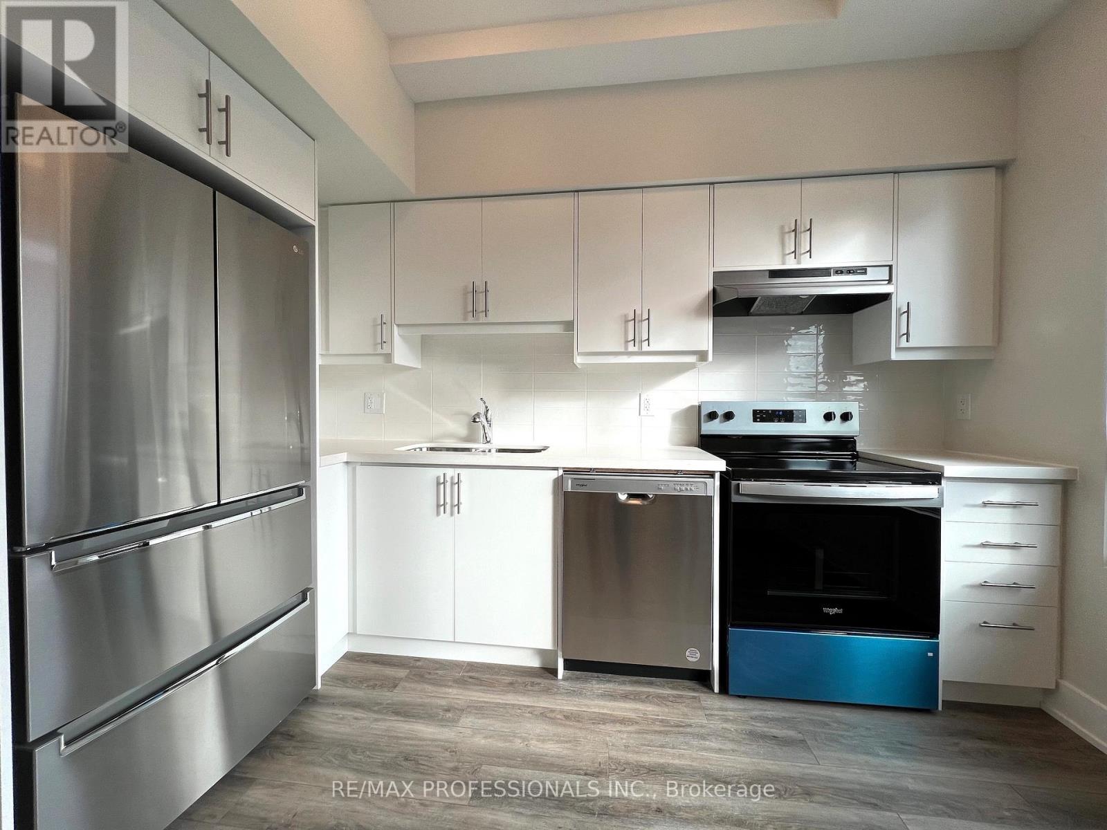 102 - 62 Dixfield Drive Property Photo 11