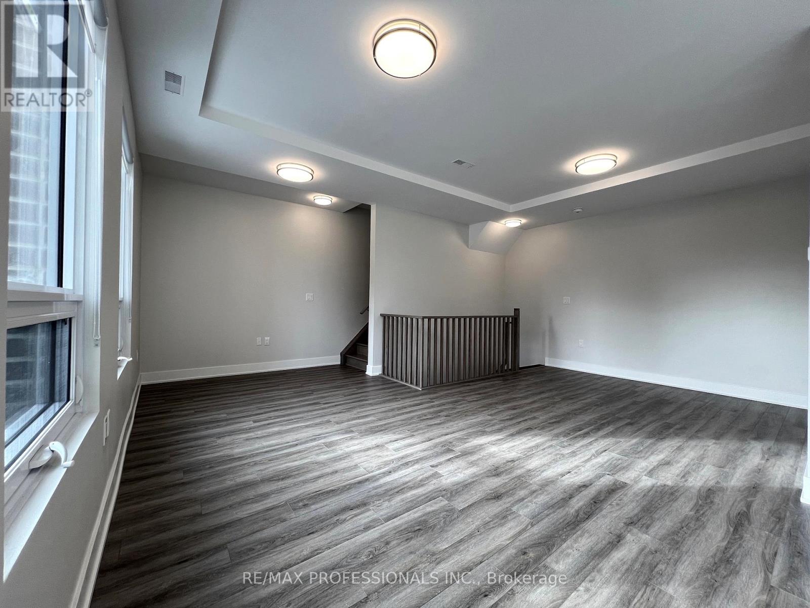 102 - 62 Dixfield Drive Property Photo 17