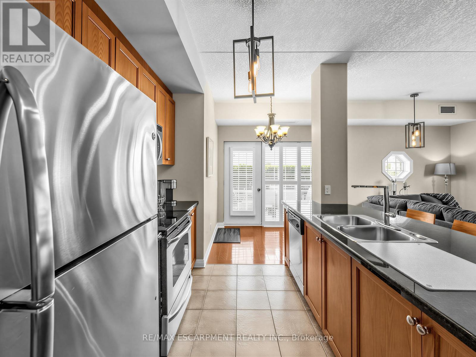 103 - 1379 COSTIGAN ROAD
