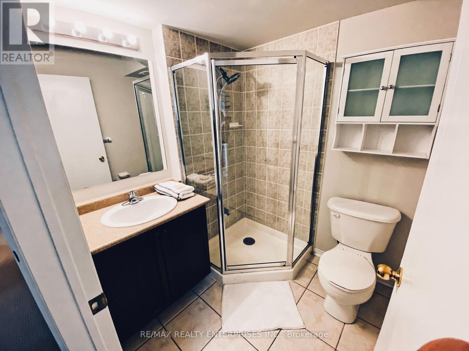 145 - 4975 Southampton Drive Property Photo 12