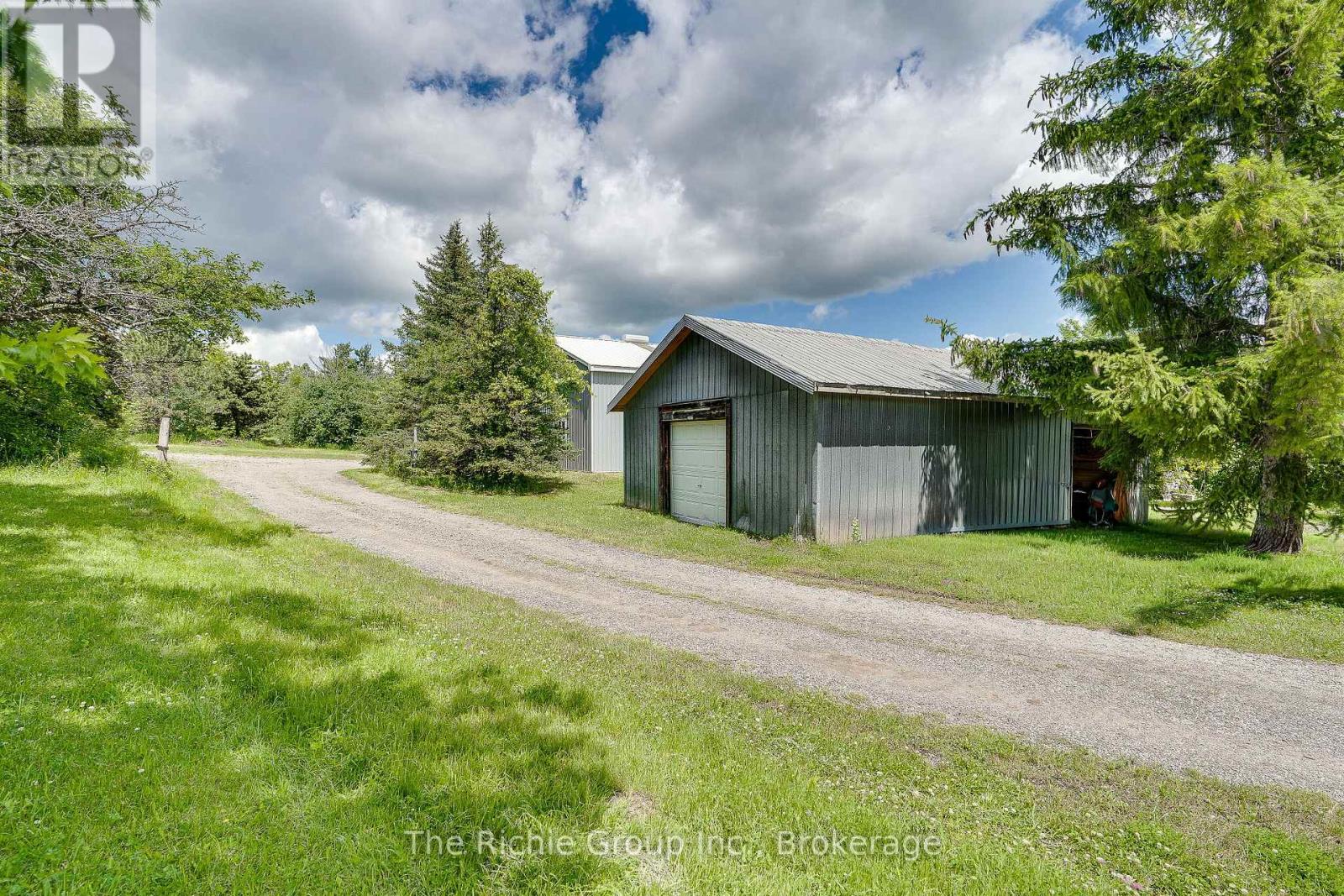 13494 Tenth Line Property Photo 11