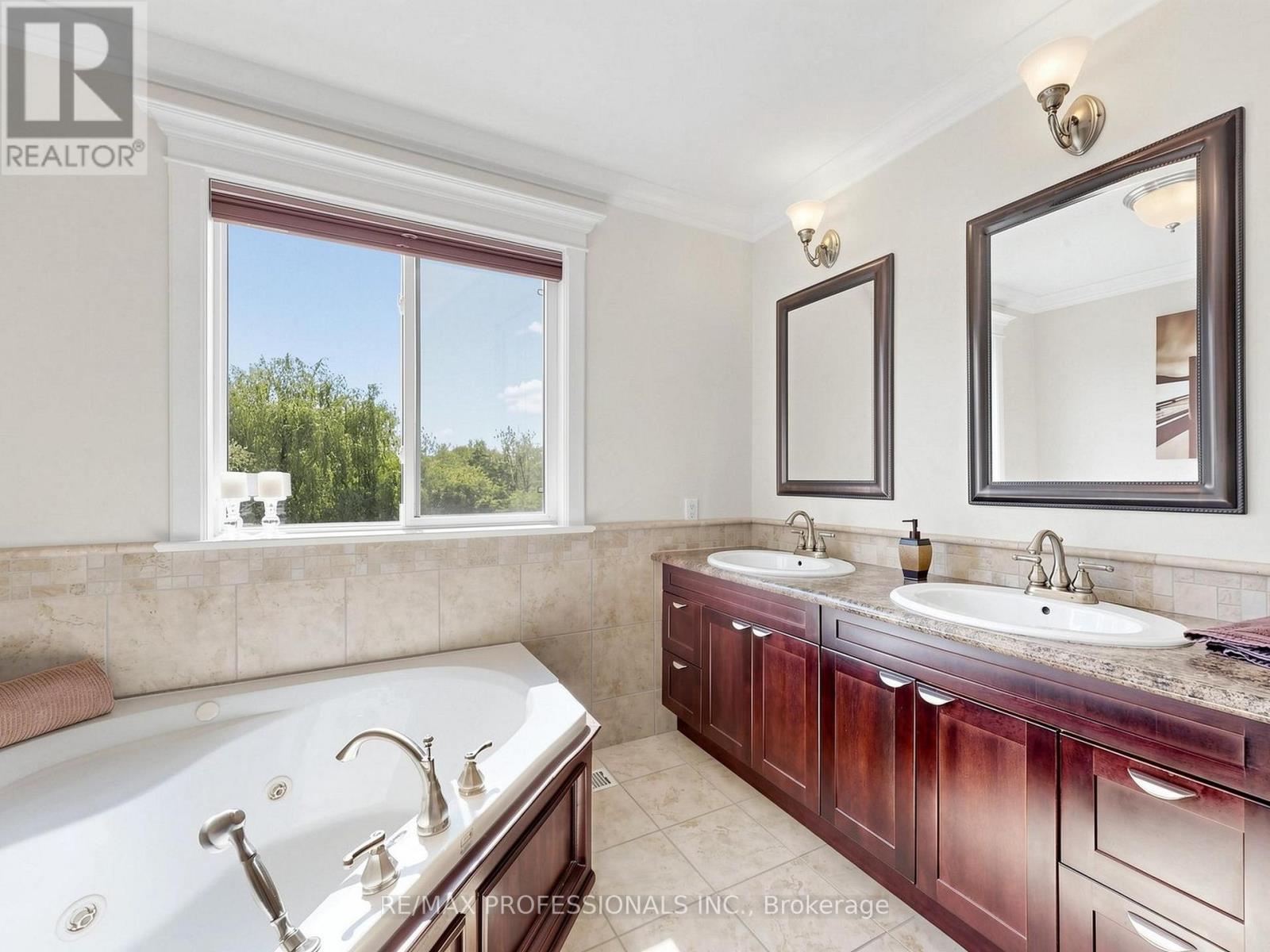 25 Waltham Drive Property Photo 17