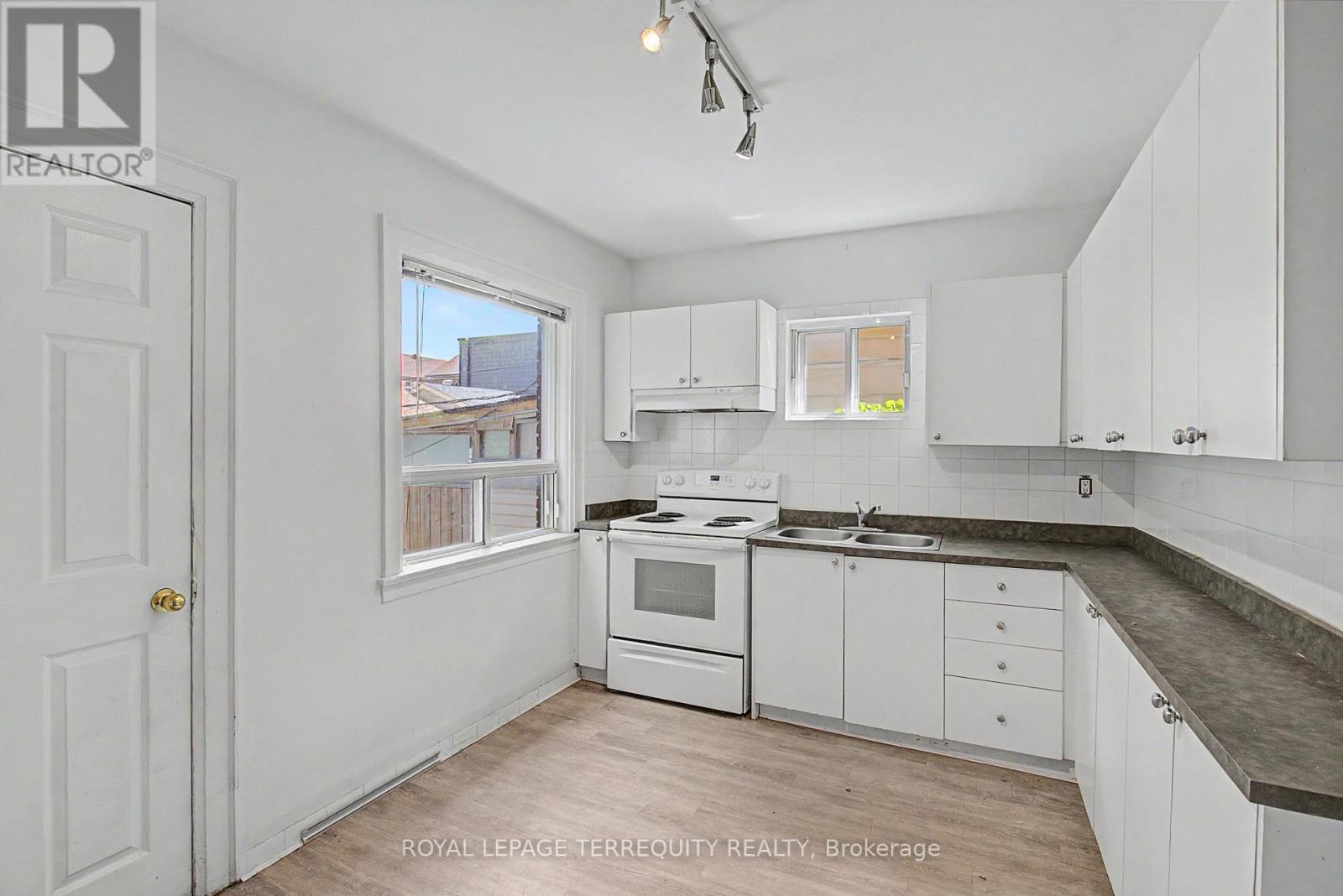 122 Ascot Avenue Property Photo 12