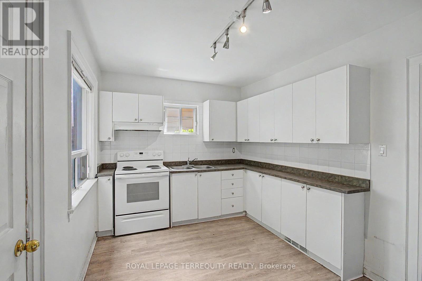 122 Ascot Avenue Property Photo 14