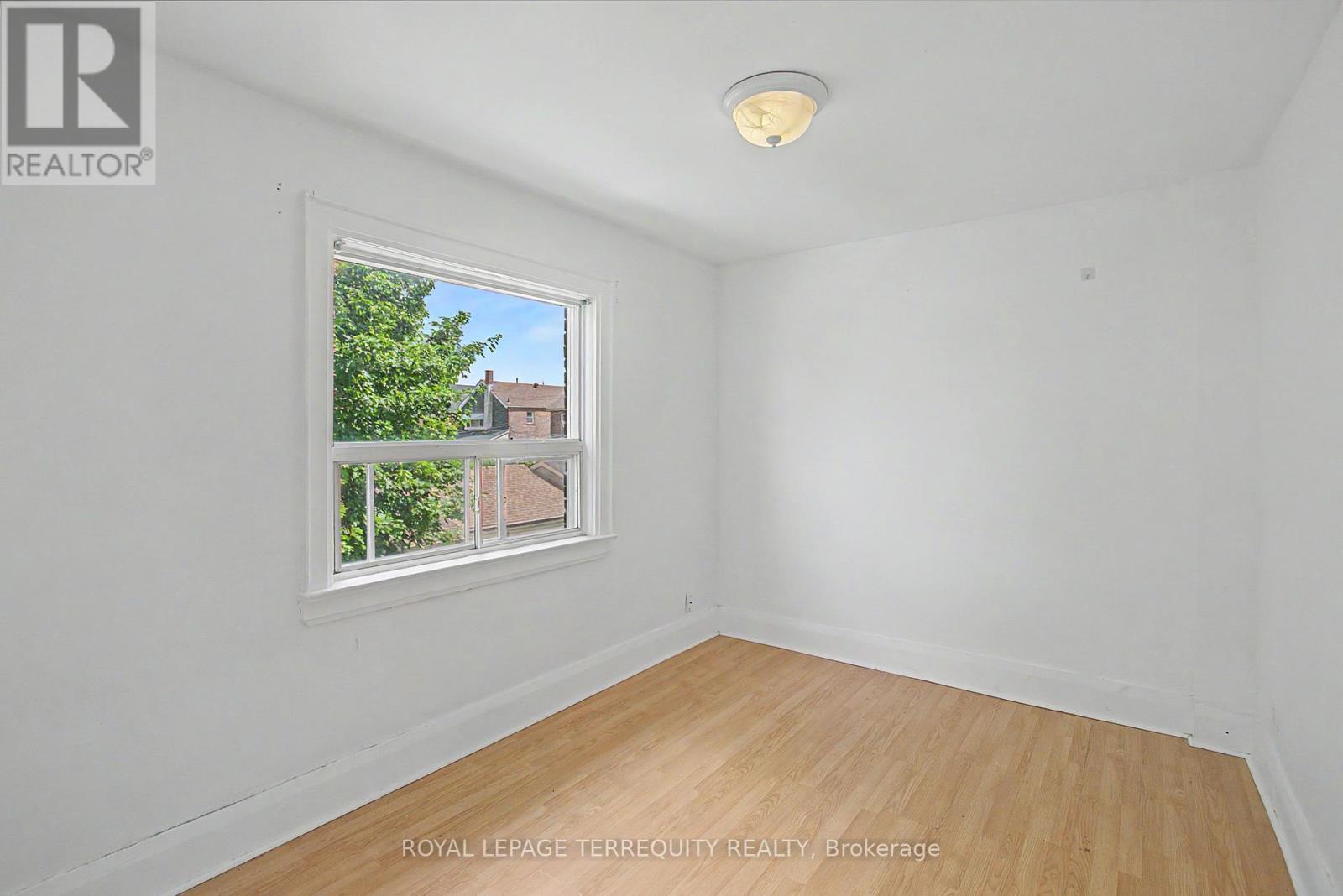 122 Ascot Avenue Property Photo 20