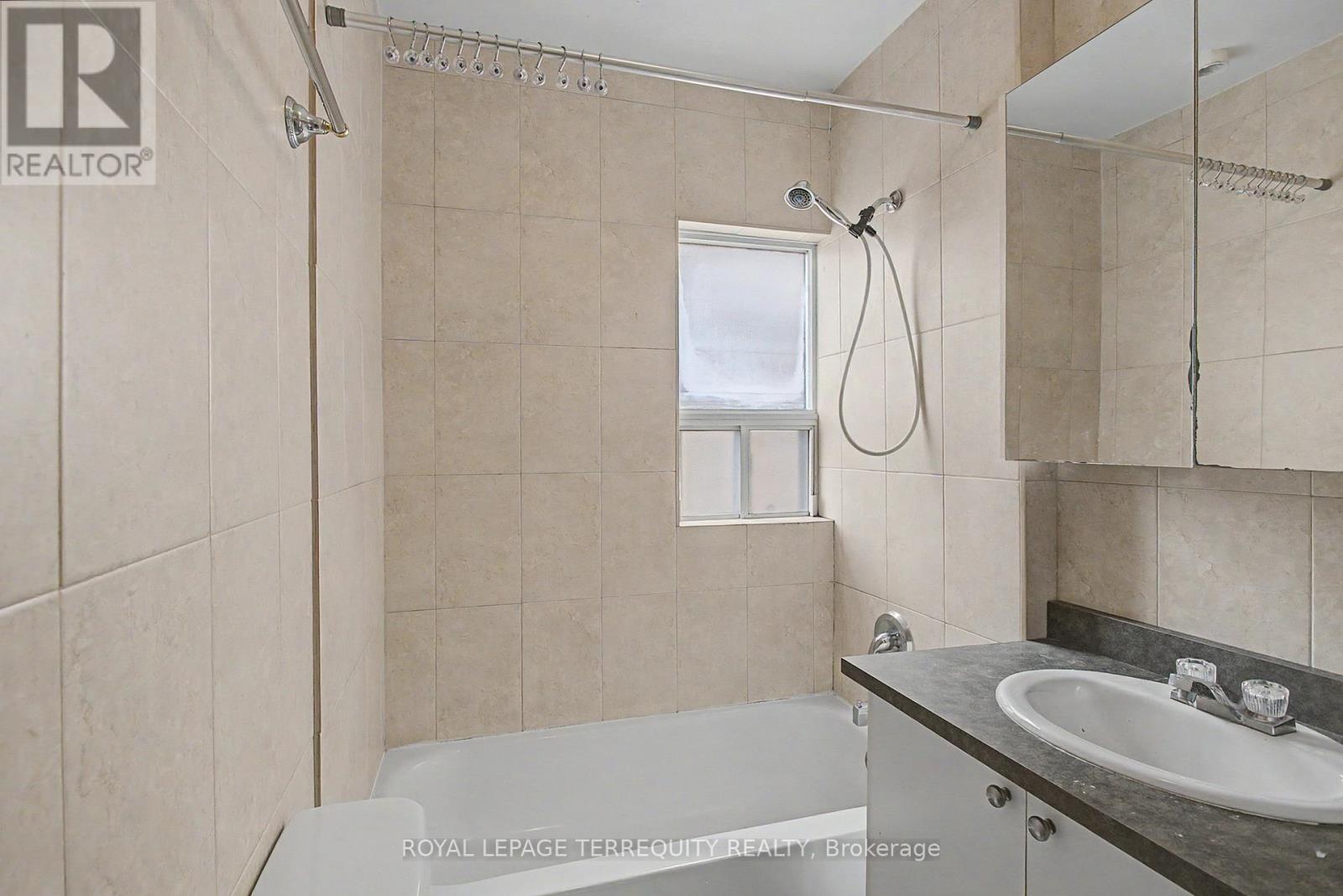 122 Ascot Avenue Property Photo 23