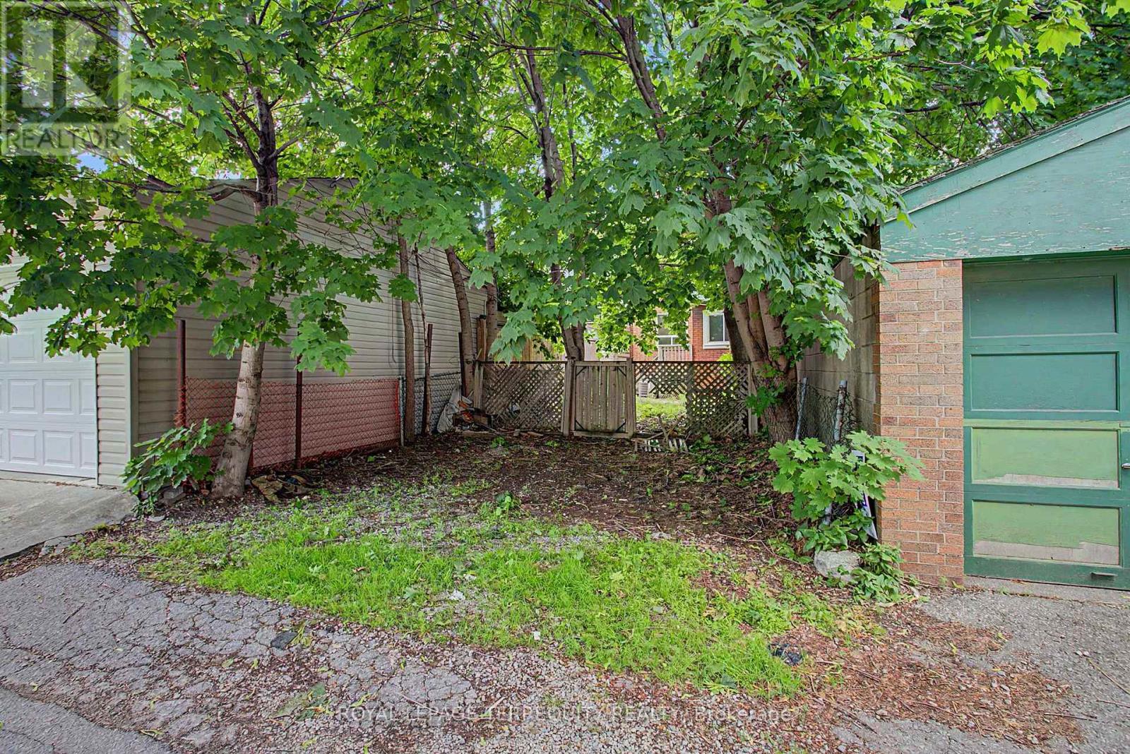 122 Ascot Avenue Property Photo 27