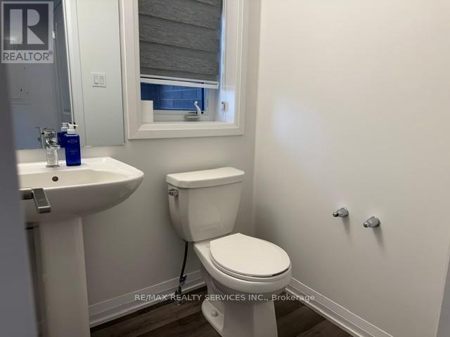 1 - 15 Fieldridge Crescent Property Photo 9