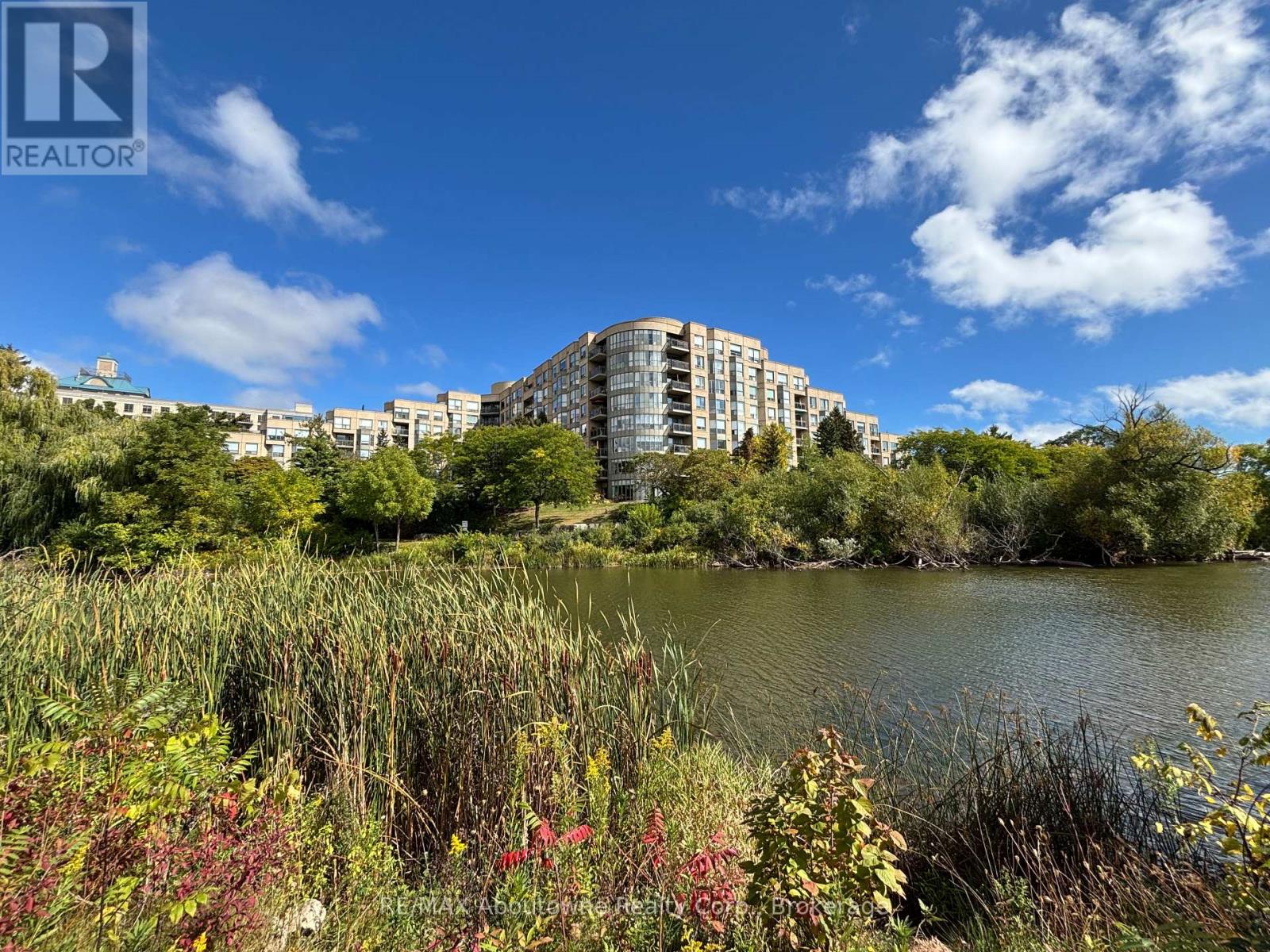 406 - 2511 LAKESHORE ROAD W Property Photo 1