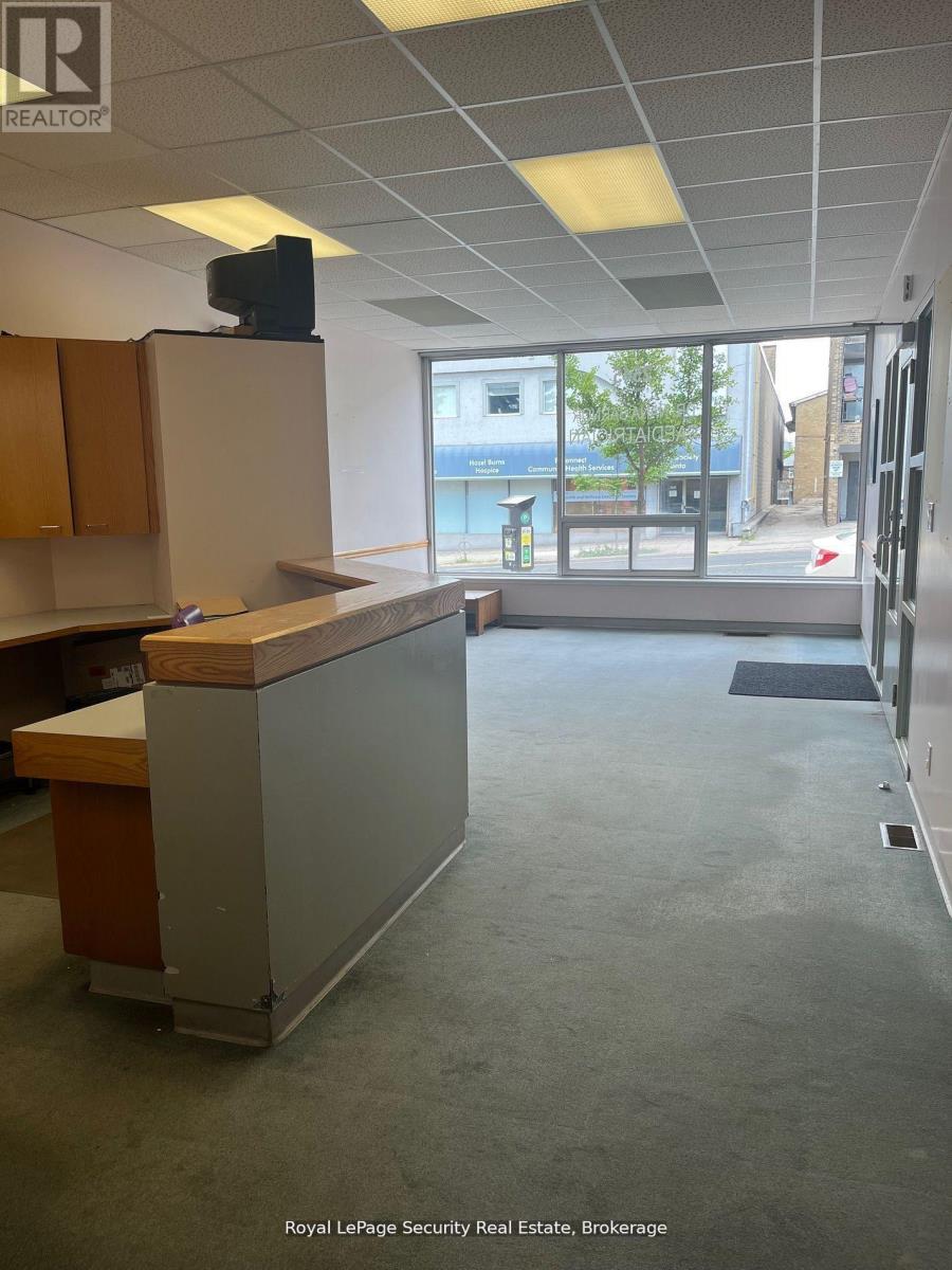 2545 Eglinton Avenue W Property Photo 4