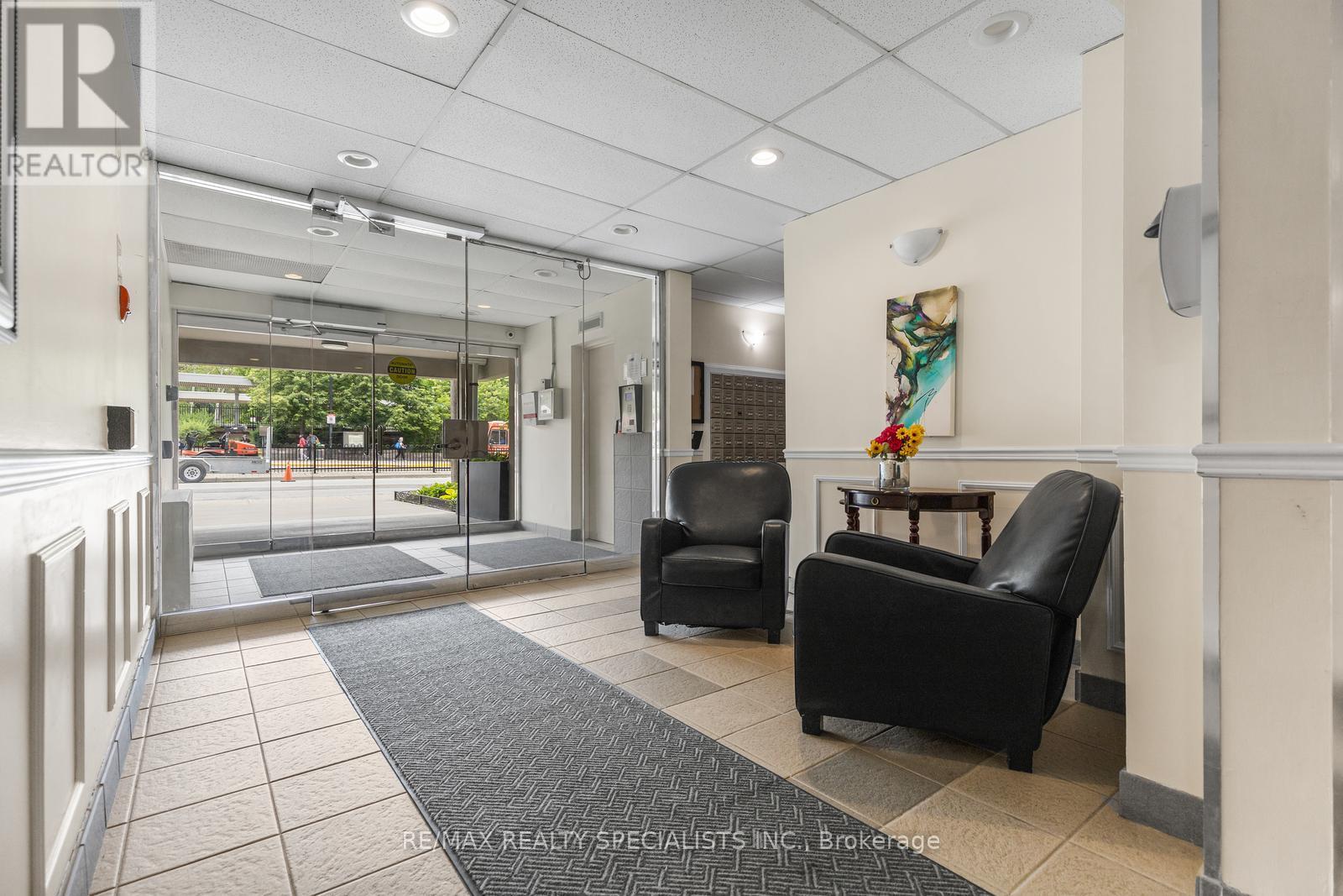 301 - 49 Queen Street Property Photo 2