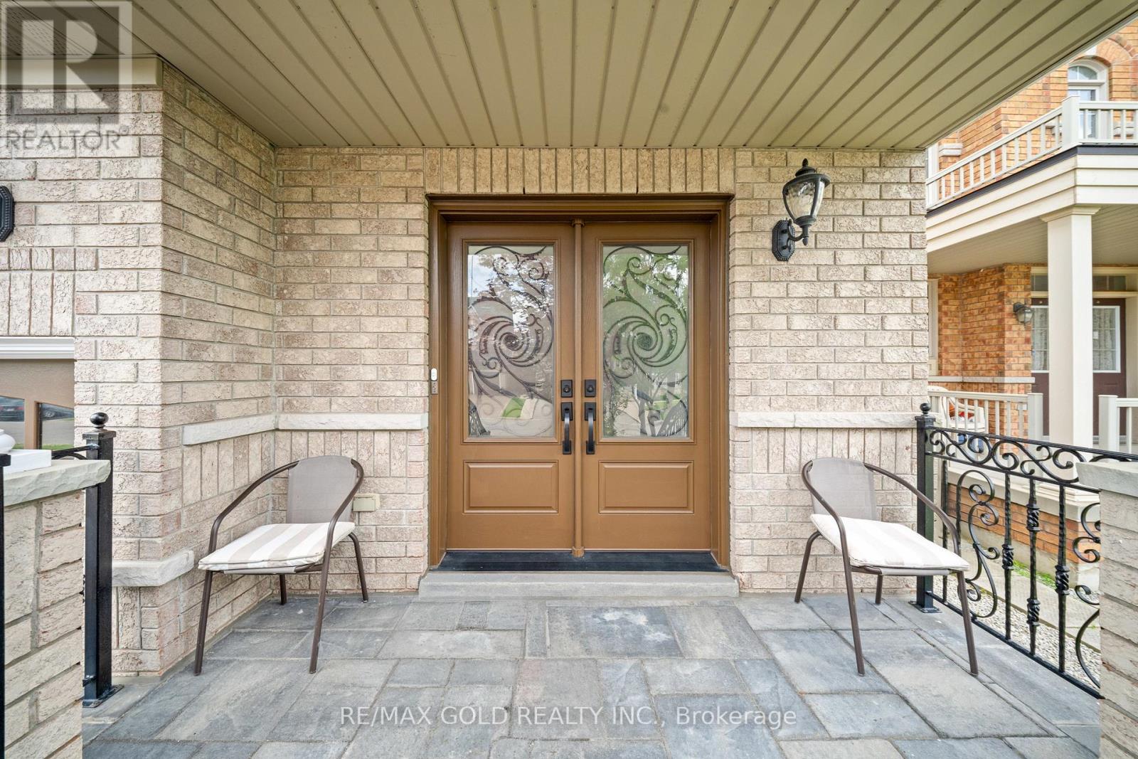 14 Dovehaven Crescent Property Photo 3