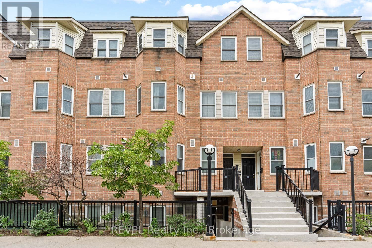 199 - 760 Lawrence Avenue W Property Photo 1