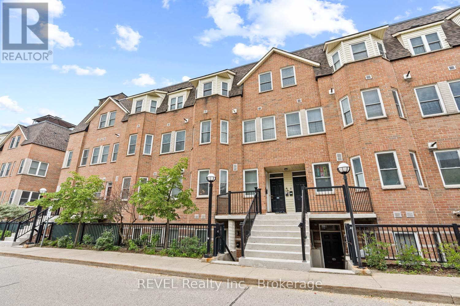 199 - 760 Lawrence Avenue W Property Photo 18