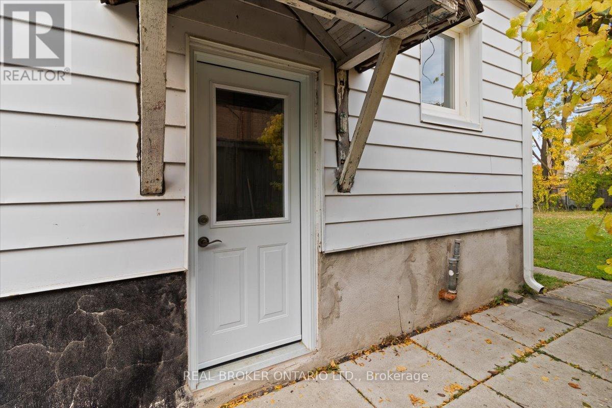 1097 Enola Avenue Property Photo 10