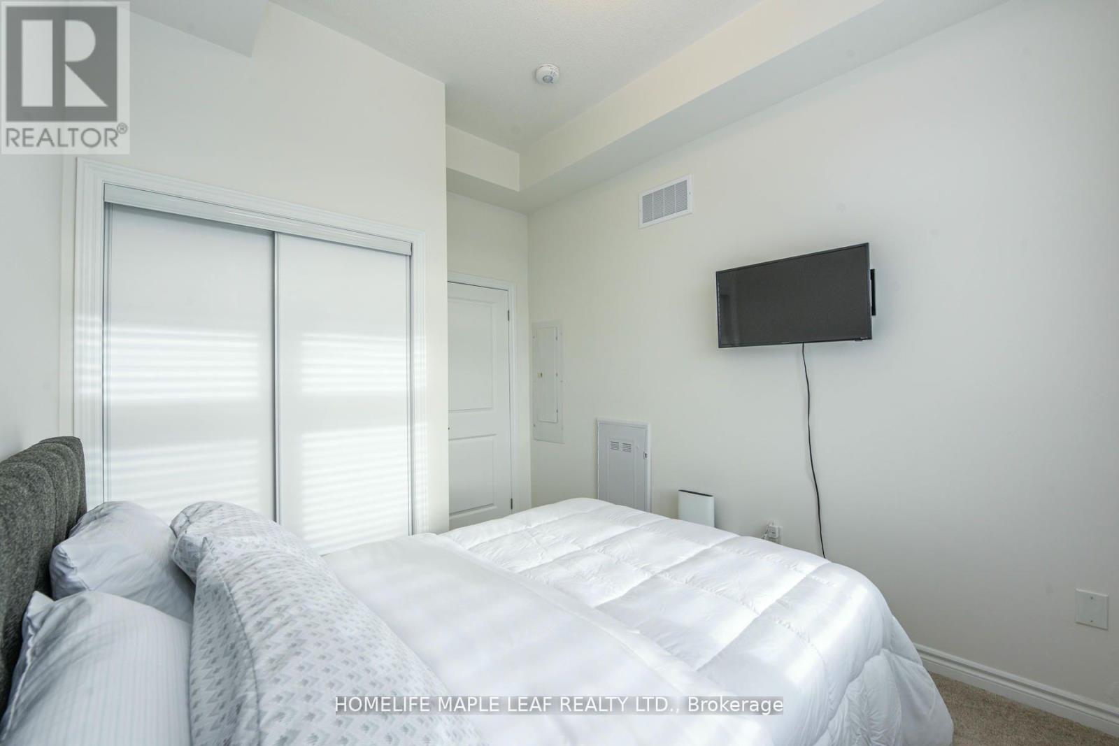 215 - 30 Halliford Place Property Photo 4