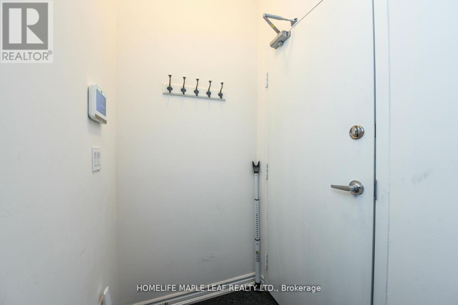 215 - 30 Halliford Place Property Photo 17
