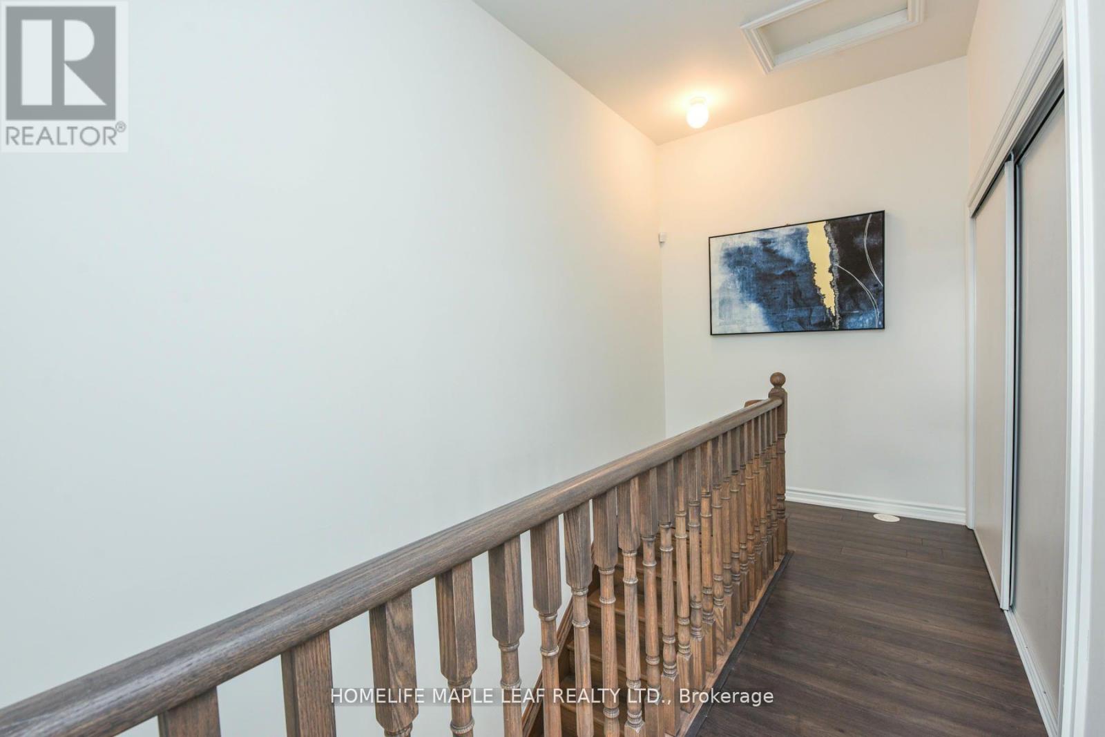 215 - 30 Halliford Place Property Photo 27