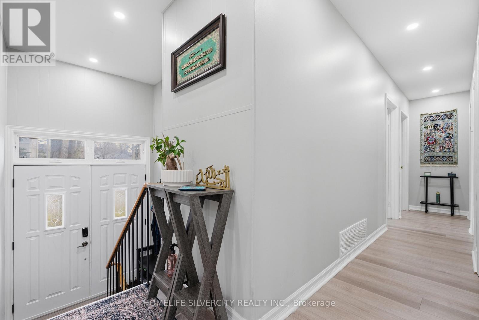 578 Trafford Crescent Property Photo 12