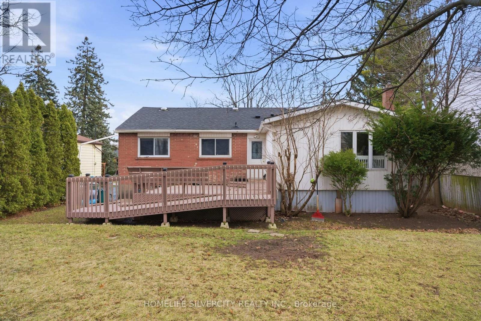 578 Trafford Crescent Property Photo 21