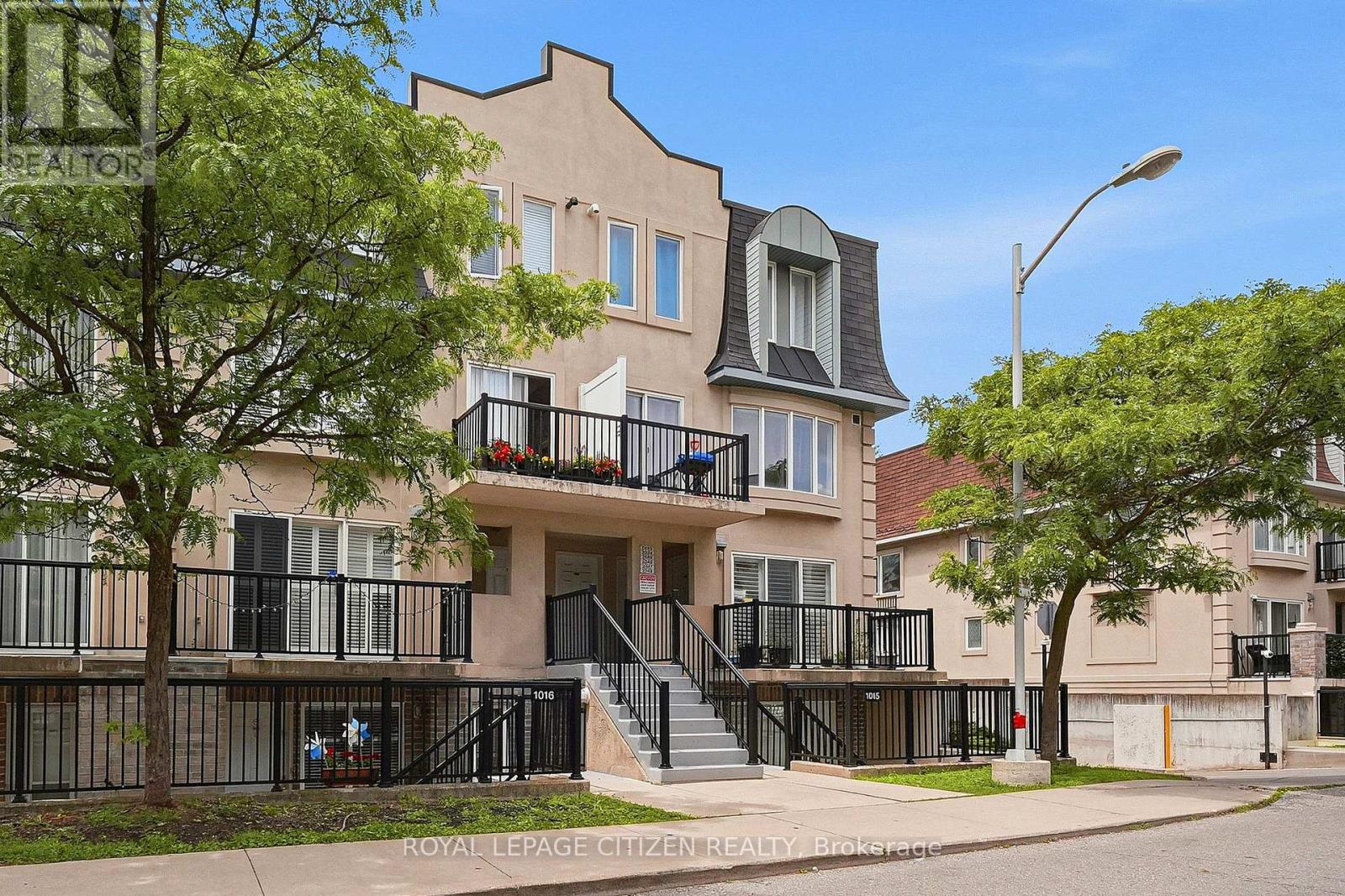 2048 - 75 George Appleton Way Property Photo 2
