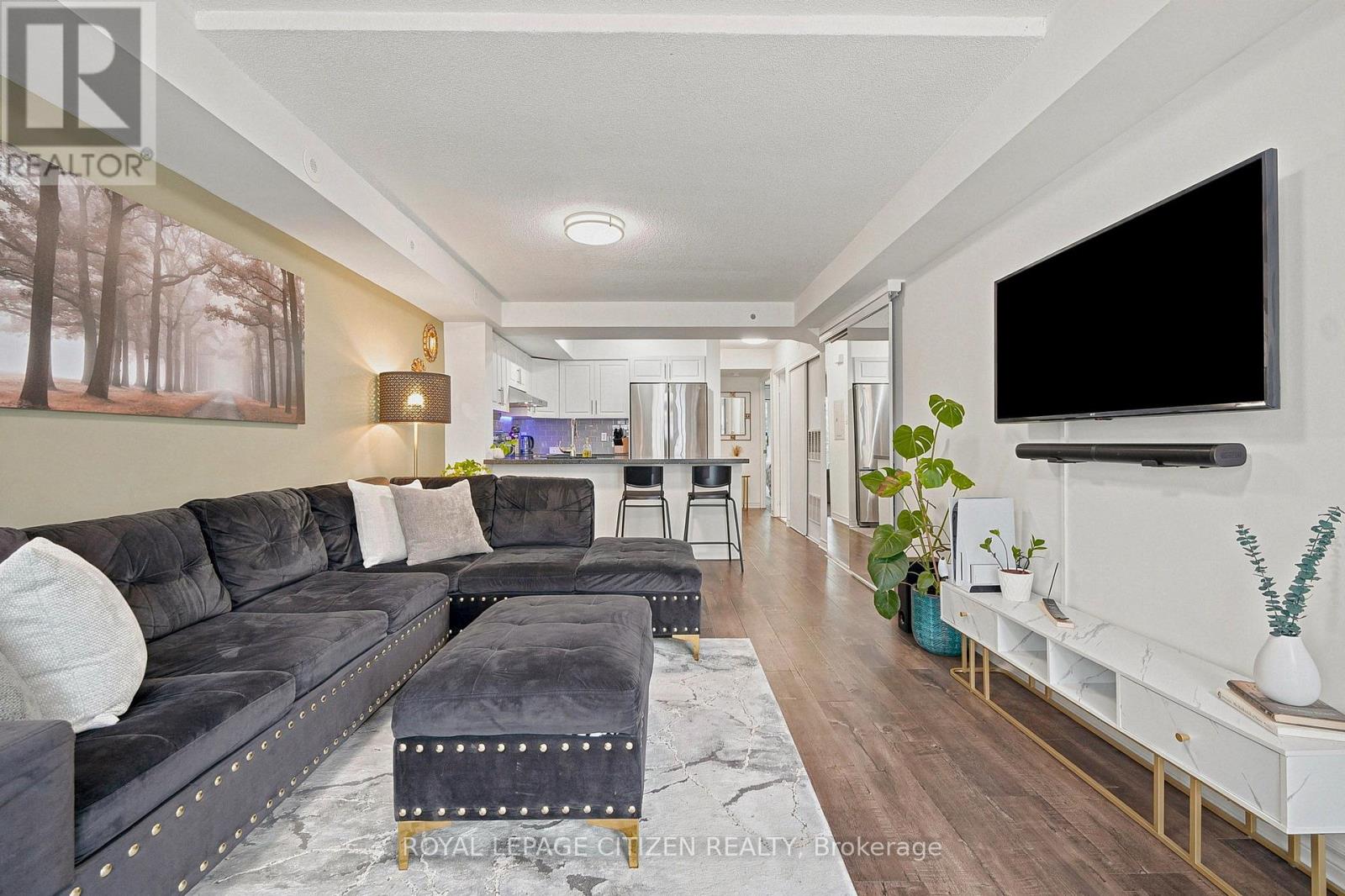 2048 - 75 George Appleton Way Property Photo 5