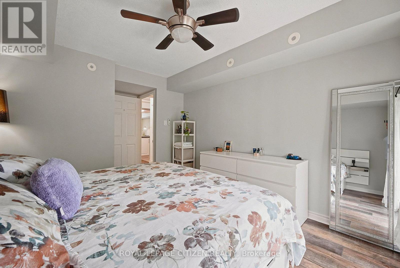2048 - 75 George Appleton Way Property Photo 15