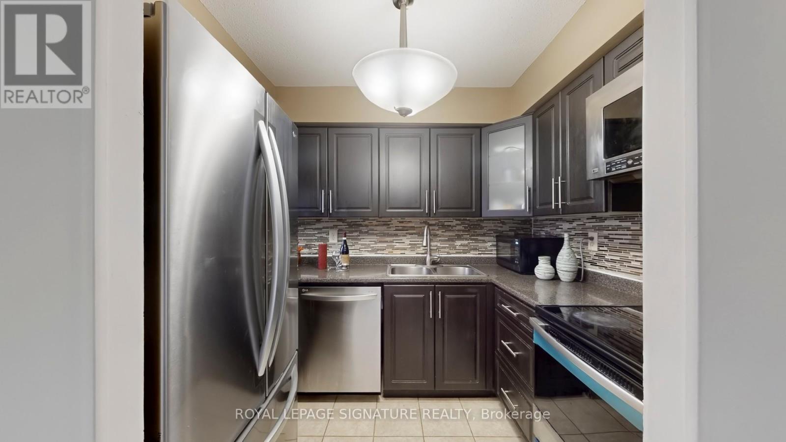 307 - 2901 Kipling Avenue Property Photo 3