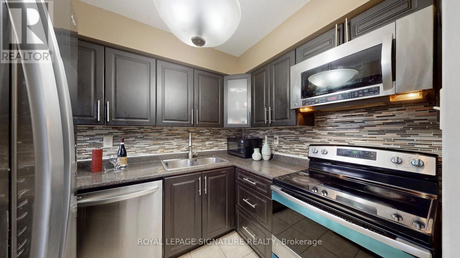 307 - 2901 Kipling Avenue Property Photo 4