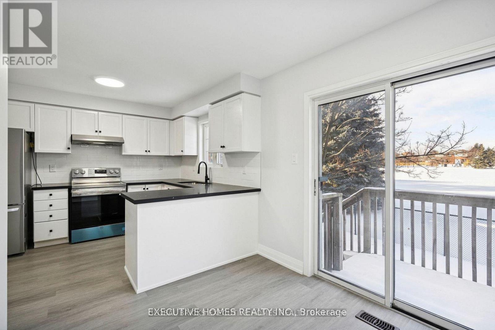 60 - 2665 THOMAS STREET Property Photo 1