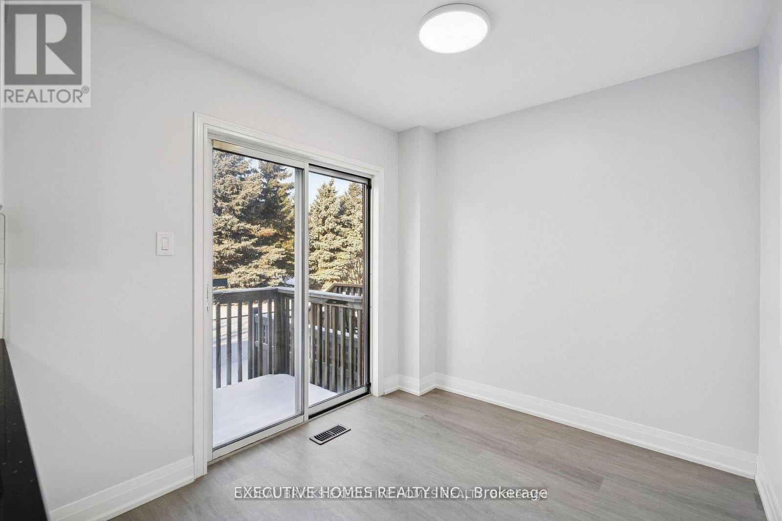 60 - 2665 Thomas Street Property Photo 3